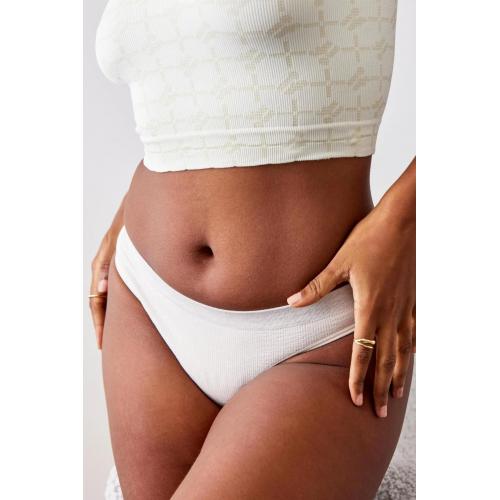 Seamless Taytlarda İz Bırakmayan  Dikişsiz Esnek Tanga Külot String Ribbed Fitilli Thong